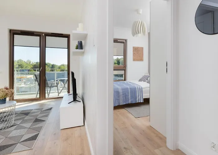 Modern With Balcony By Renters * 格但斯克