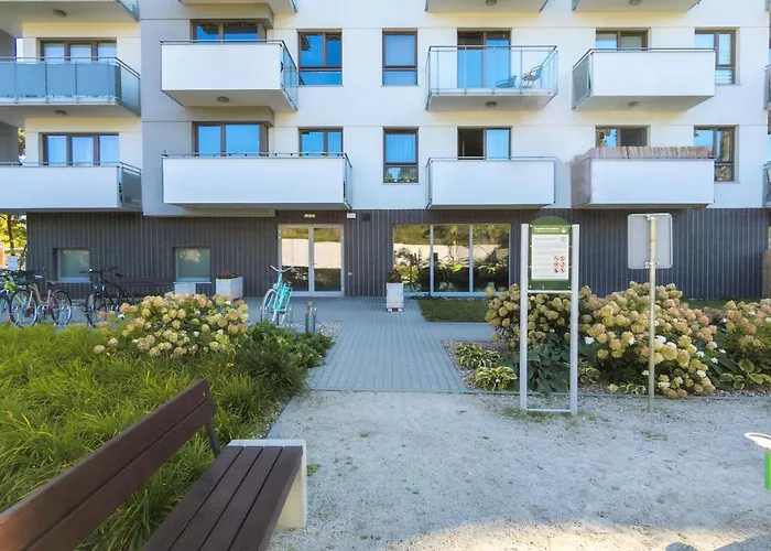 Modern With Balcony By Renters *