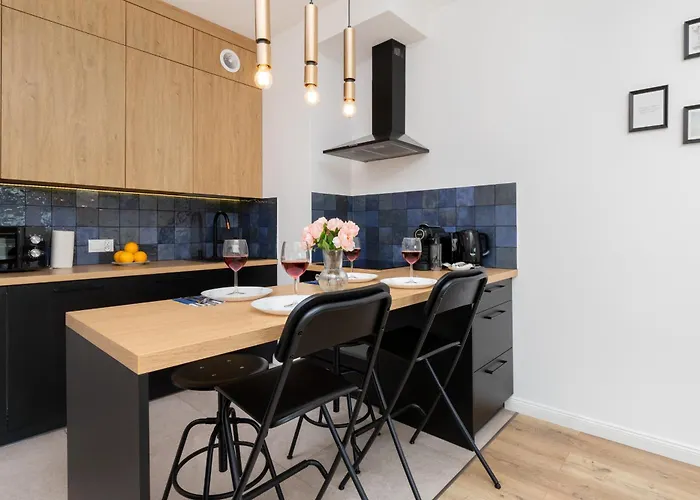 Modern With Balcony By Renters * 格但斯克