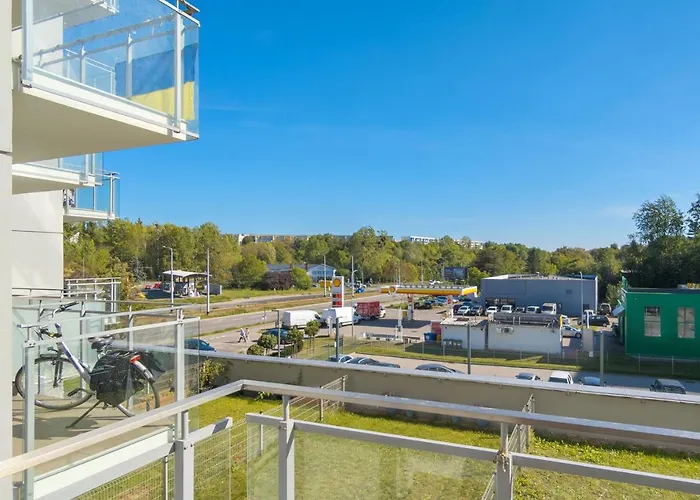 Modern With Balcony By Renters 格但斯克