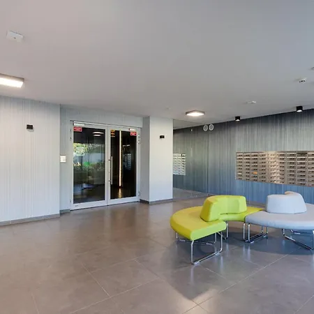 Modern With Balcony By Renters Gdaňsk