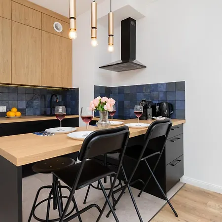 Modern With Balcony By Renters * Gdaňsk